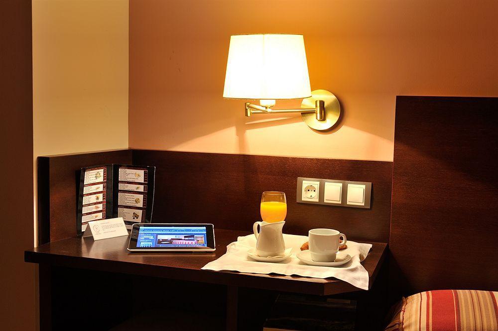 Hotel Castro Real Οβιέδο Εξωτερικό φωτογραφία
