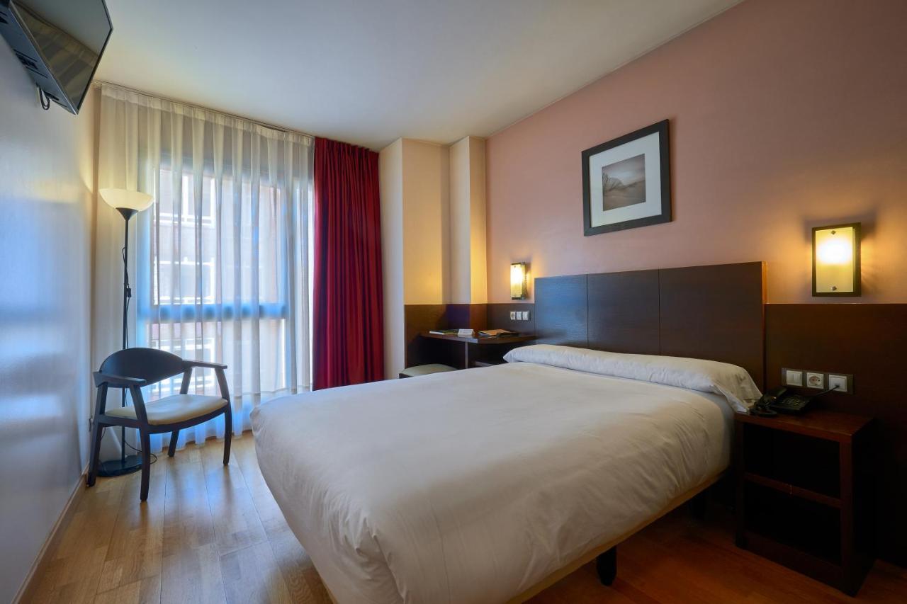 Hotel Castro Real Οβιέδο Εξωτερικό φωτογραφία
