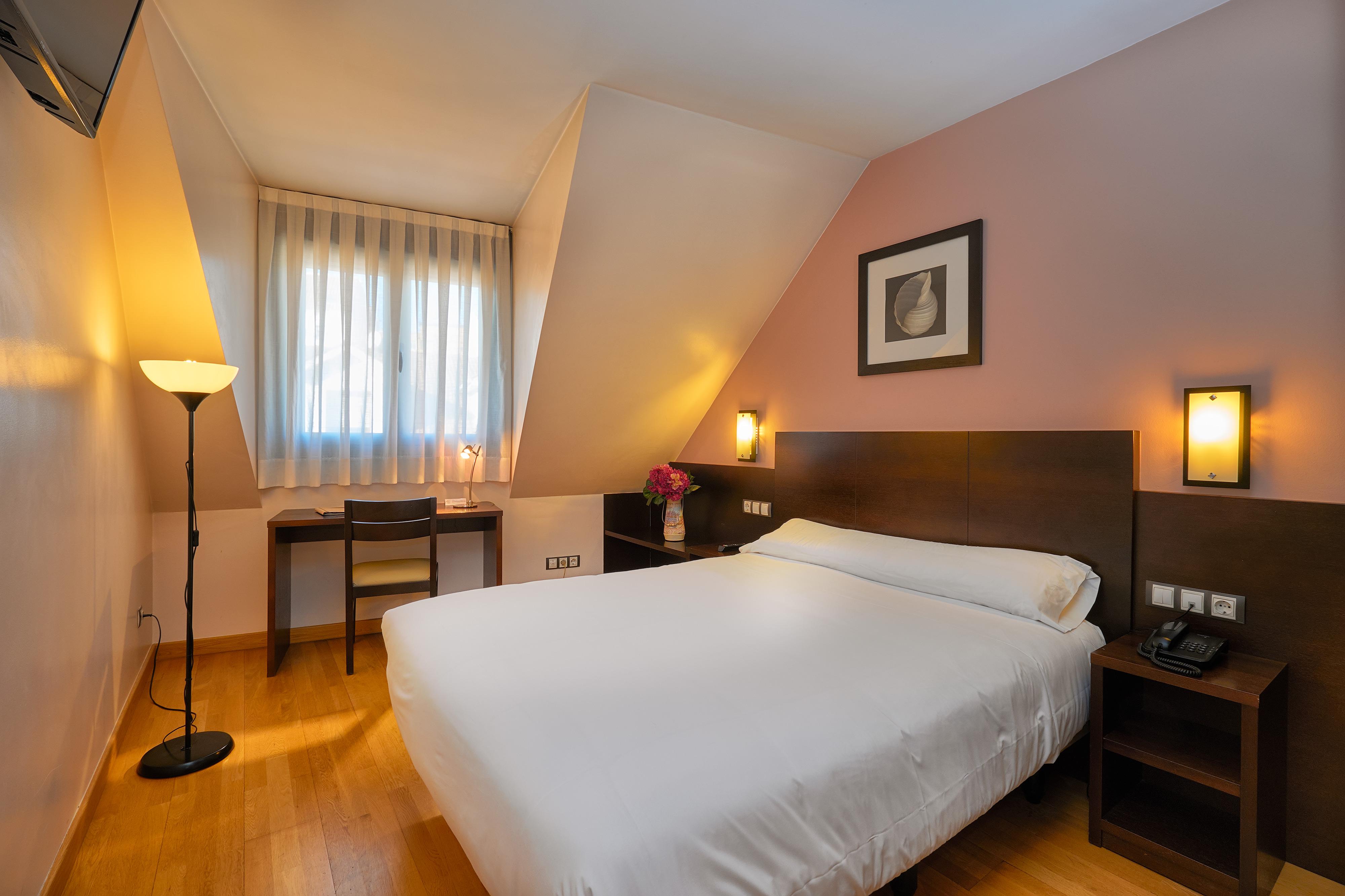 Hotel Castro Real Οβιέδο Εξωτερικό φωτογραφία