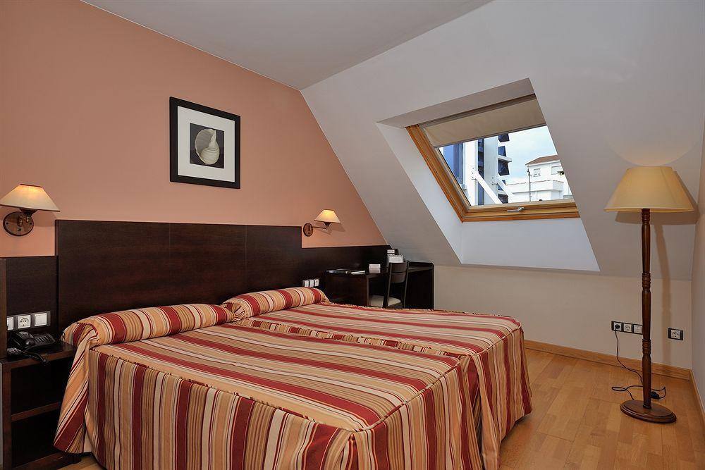 Hotel Castro Real Οβιέδο Εξωτερικό φωτογραφία