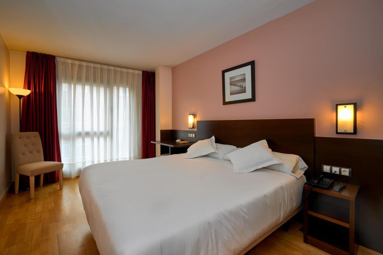 Hotel Castro Real Οβιέδο Εξωτερικό φωτογραφία